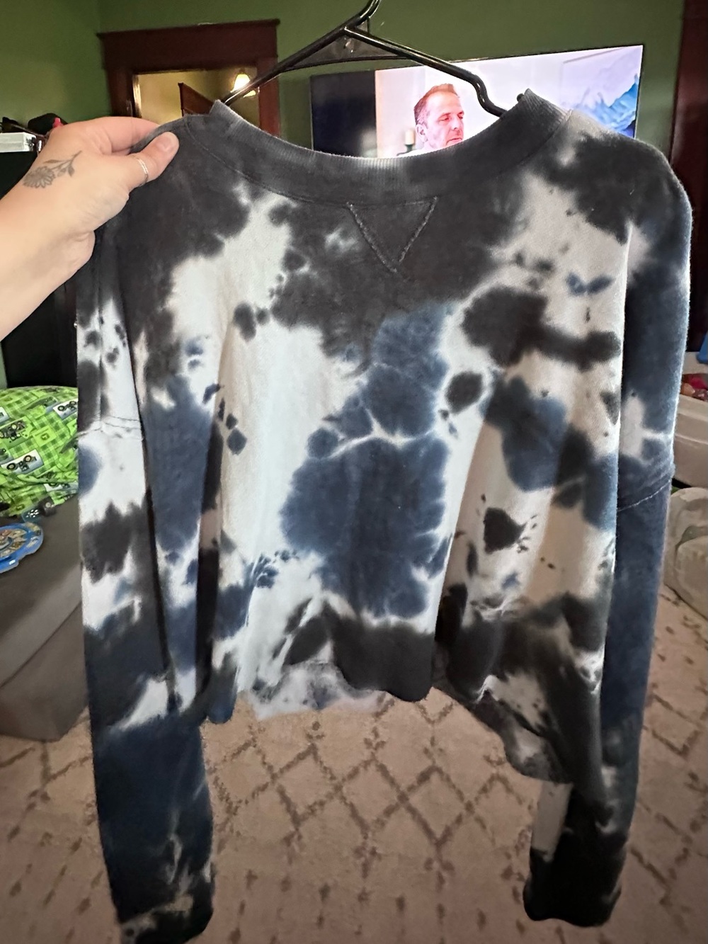 Colsie Blue, Black & White Tie-Dye cropped Crewneck